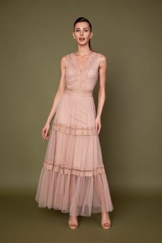 Ρομαντικό midi φόρεμα με dusty pink πουά τούλι και δαντέλα, μπούστο και πλάτη V, διαφάνεια στη μέση και βολάν στη φούστα, ιδανικό για μια ιδιαίτερη περίσταση!