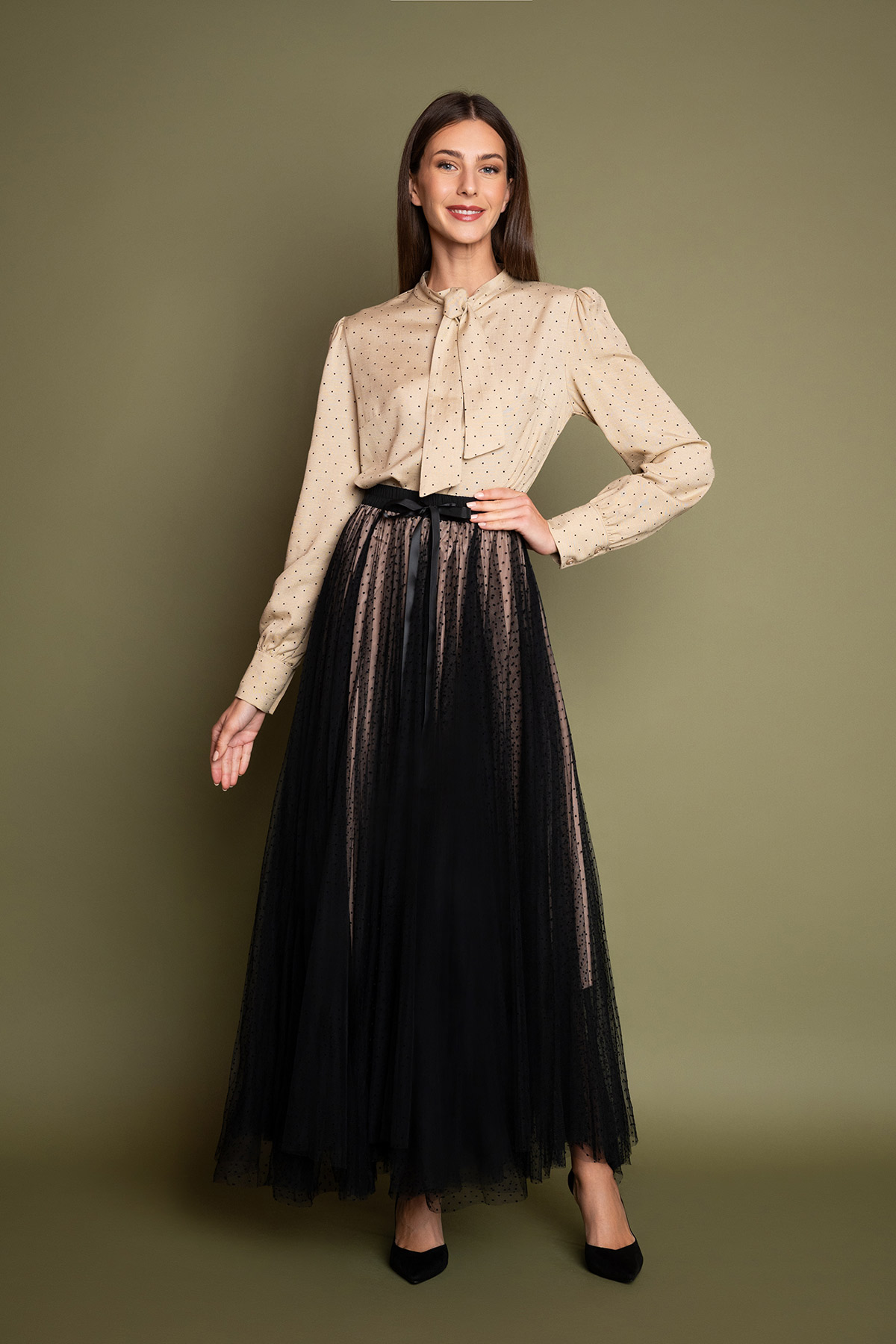 nude-poua-toulini-fousta-2 Midi φούστα από μαλακό τούλι σε μπορντό χρώμα, με μαύρα πουά, με φόδρα εσωτερικά και ελαστική μέση με κορδελάκι. Υπέροχη ρομαντική αέρινη φούστα για εντυπωσιακό chic look.